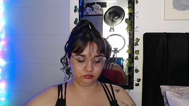 Snapshot of Alezapark chatting on July 2, 2026, 2:00 am Alezapark online show from July 2, 2026, 2:00 am
