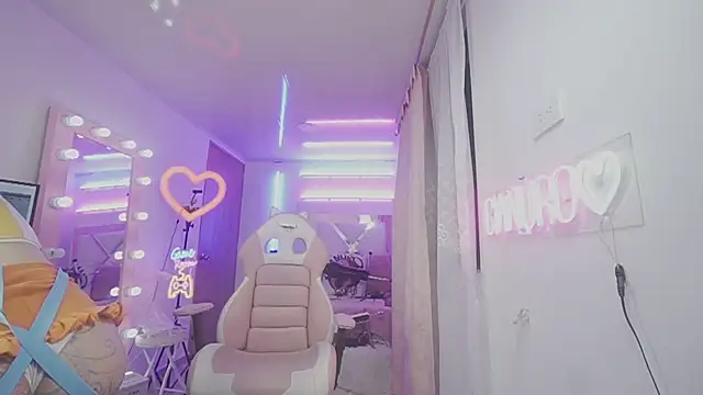 angelacianuro  online show from December 19, 2024, 2:56 am