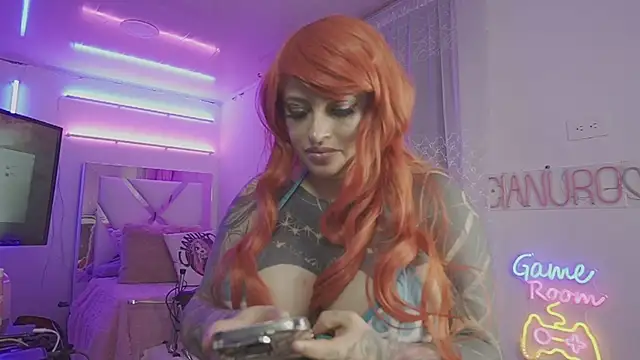 angelacianuro  online show from February 11, 2025, 4:33 am