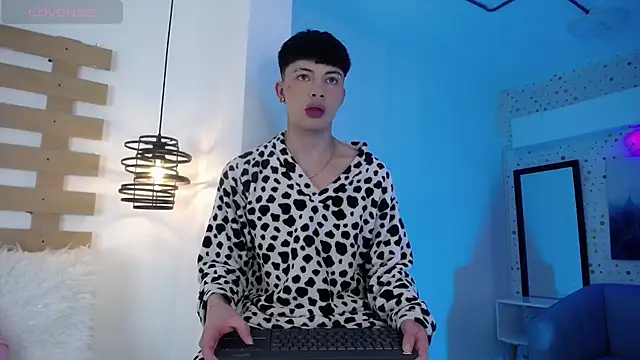 Steev Novoa online show from February 27, 2025, 12:54 am