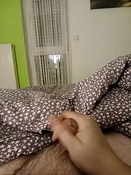 BennoSingle online show from February 10, 2025, 8:00 pm