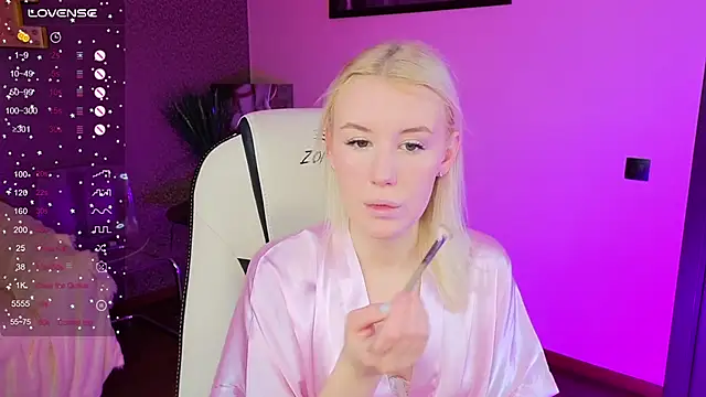 Selenatrend online show from December 3, 2025, 6:10 am