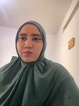 Snapshot of hannahayat chatting on January 6, 2025, 9:43 pm hannahayat online show from January 6, 2025, 9:43 pm