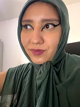 Snapshot of hannahayat chatting on November 13, 2025, 2:38 pm hannahayat online show from November 13, 2025, 2:38 pm