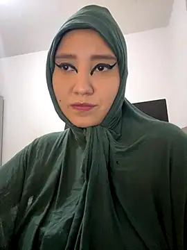 Snapshot of hannahayat chatting on November 15, 2025, 2:24 pm hannahayat online show from November 15, 2025, 2:24 pm