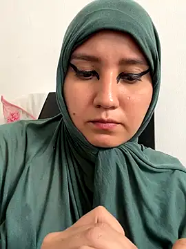 Snapshot of hannahayat chatting on December 21, 2025, 3:52 pm hannahayat online show from December 21, 2025, 3:52 pm