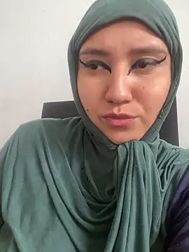 Snapshot of hannahayat chatting on January 6, 2026, 2:43 pm hannahayat online show from January 6, 2026, 2:43 pm