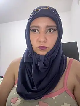 hannahayat online show from April 28, 2026, 2:27 am