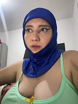 Snapshot of hannahayat chatting on June 18, 2026, 12:22 am hannahayat online show from June 18, 2026, 12:22 am
