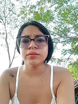 -VICKKY online show from February 6, 2025, 8:02 pm