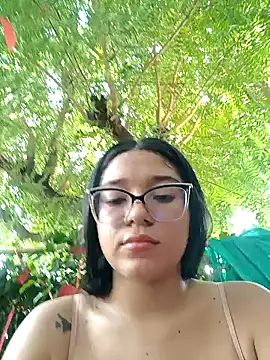 -VICKKY online show from February 18, 2025, 8:36 pm