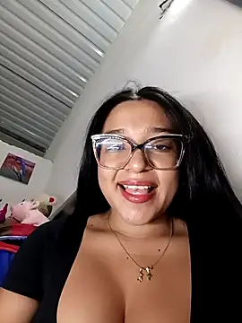 -VICKKY online show from September 10, 2025, 3:28 am