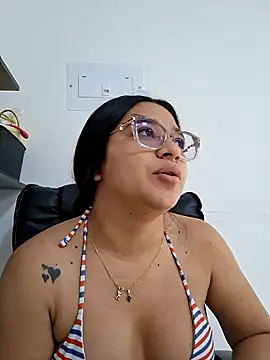 -VICKKY online show from February 25, 2026, 2:27 pm