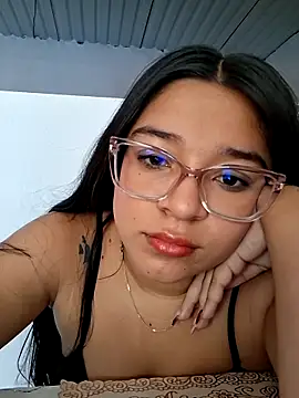 -VICKKY online show from February 26, 2026, 2:16 pm