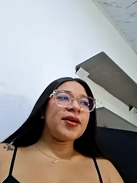 Snapshot of -VICKKY chatting on June 12, 2026, 2:05 pm -VICKKY online show from June 12, 2026, 2:05 pm