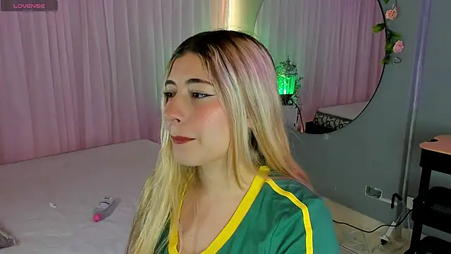 tiffany becker online show from April 22, 2026, 1:23 pm