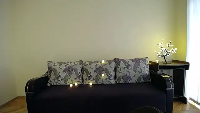 Pretty shy online show from January 13, 2025, 12:02 pm