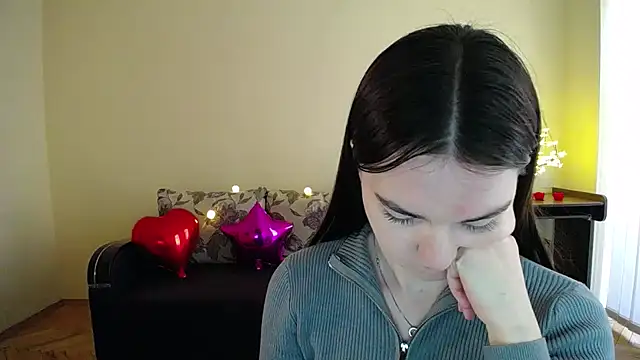 Pretty shy online show from March 8, 2025, 1:14 pm