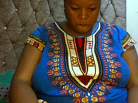 zoey10 online show from April 3, 2026, 7:56 pm