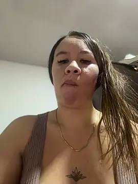 Emiily lee online show from November 30, 2025, 4:44 pm