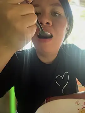 Emiily lee online show from December 14, 2025, 7:07 pm