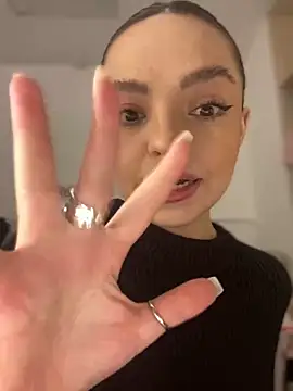 AnaWest online show from February 20, 2025, 6:06 am