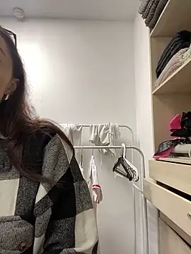 AnaWest online show from October 5, 2025, 6:23 am