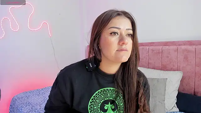 Sofiawilson  online show from April 22, 2026, 1:34 pm