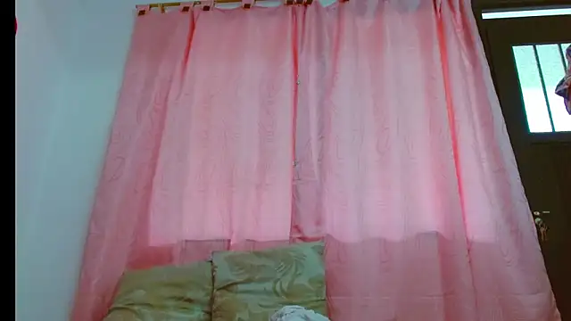 chantalsemenova1 online show from January 5, 2025, 3:13 pm