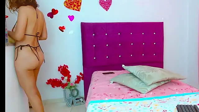 chantalsemenova1 online show from February 2, 2025, 4:22 pm