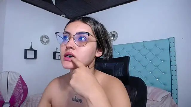 antonella sweetlittle online show from April 21, 2026, 10:54 am