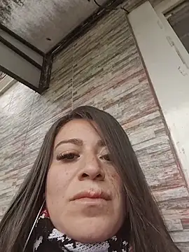 Alona Evans online show from April 15, 2026, 10:10 pm