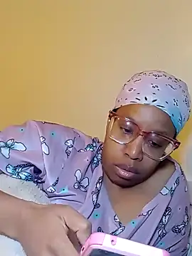 madamsensuale online show from February 22, 2025, 3:56 am