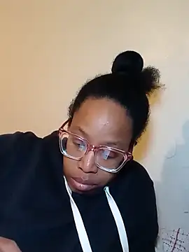 madamsensuale online show from February 25, 2025, 5:19 am