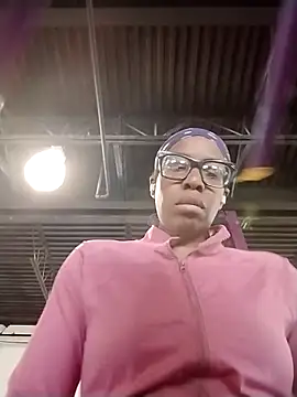 madamsensuale online show from April 7, 2026, 5:02 pm