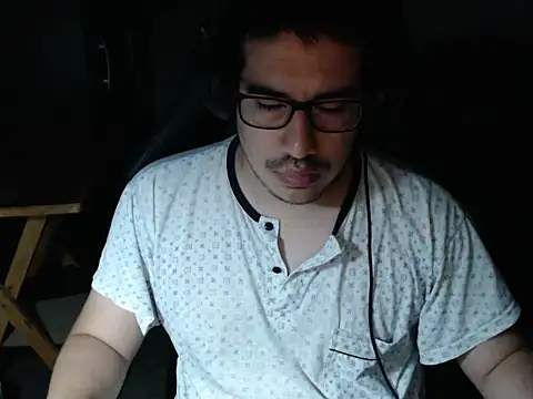 thealfawolf01 online show from December 13, 2024, 4:54 am