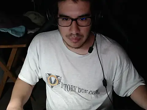 thealfawolf01 online show from January 5, 2025, 3:43 am