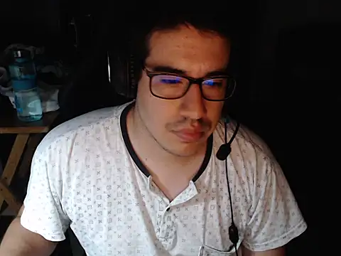 thealfawolf01 online show from March 10, 2025, 12:40 am