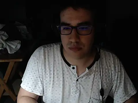 thealfawolf01 online show from March 18, 2025, 12:16 am