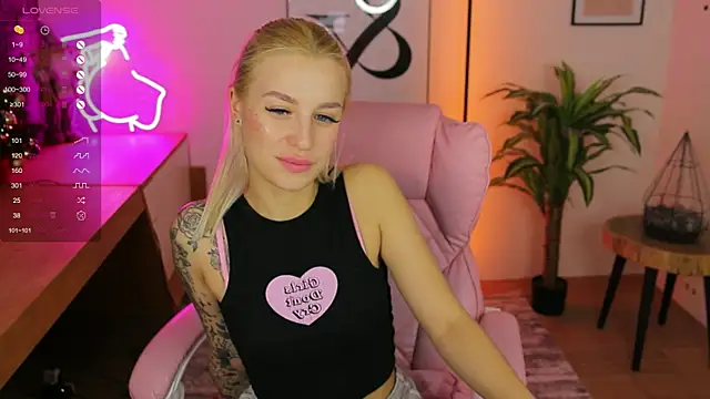 Crystal Barbie online show from December 24, 2024, 1:49 am