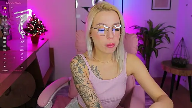 Crystal Barbie online show from January 6, 2025, 10:15 pm