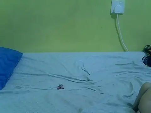 queendebbie online show from September 18, 2025, 6:37 am