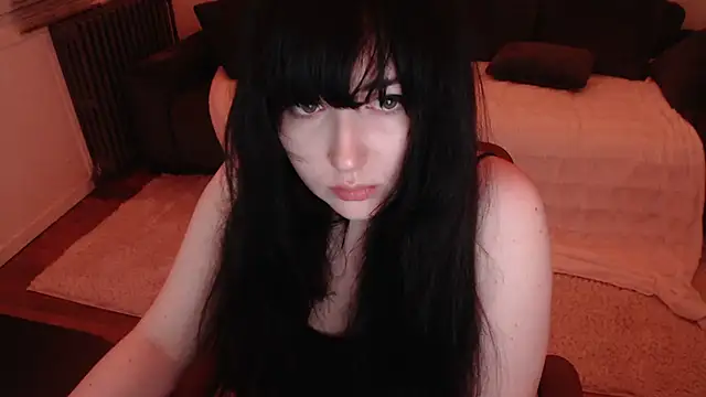 Lynylou online show from December 3, 2024, 3:41 am