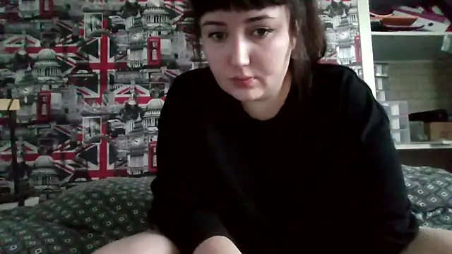 Lynylou online show from October 9, 2025, 7:39 am