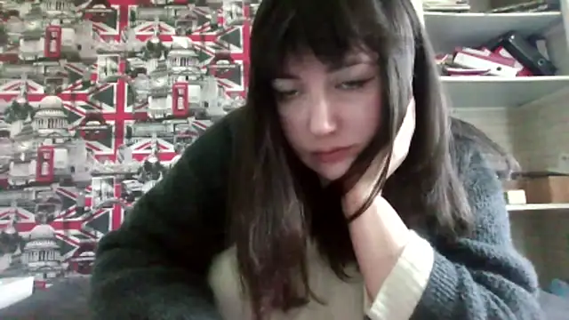 Lynylou online show from October 27, 2025, 9:02 am