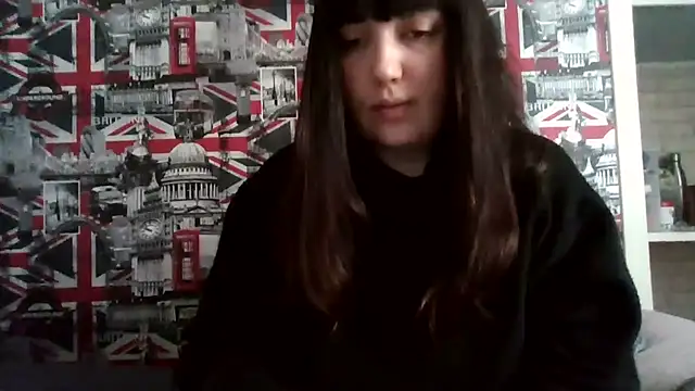 Lynylou online show from January 7, 2026, 12:51 pm