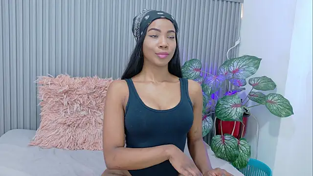 Snapshot of paula__cruzz chatting on April 23, 2026, 8:44 pm paula cruzz online show from April 23, 2026, 8:44 pm