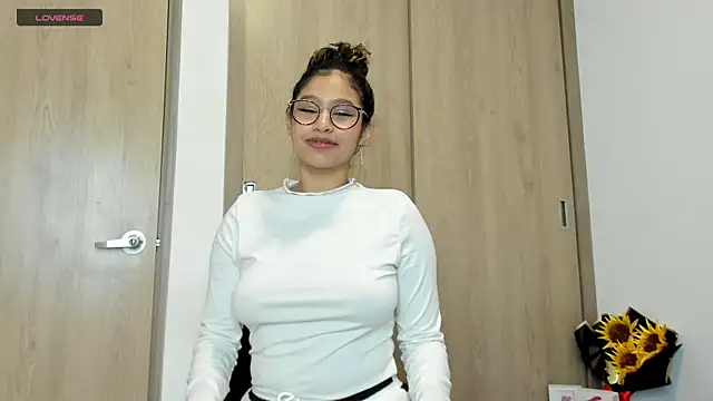 SeleneClark online show from March 7, 2025, 11:49 pm