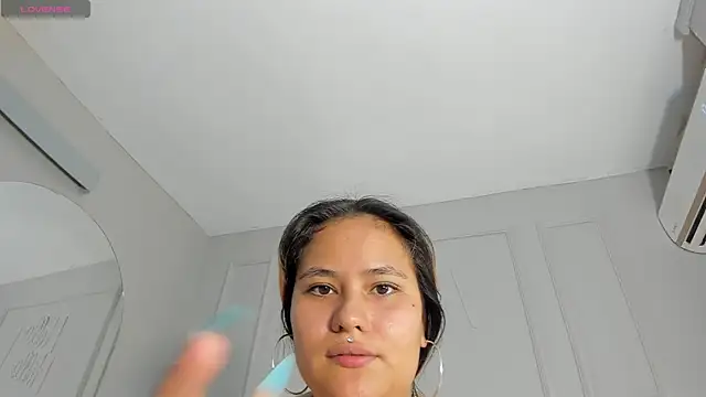 Maristxxr online show from October 15, 2025, 7:36 pm