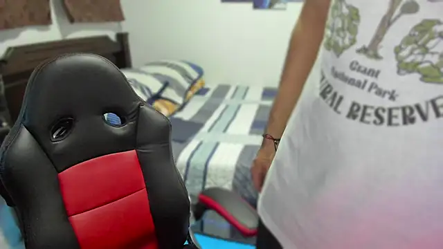 justin stark7 online show from December 9, 2024, 11:24 pm